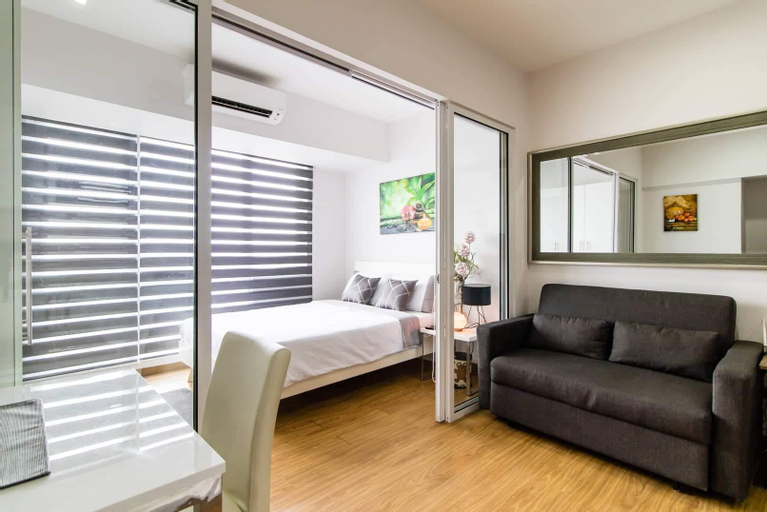 Exterior & Views 1, Comfy & Relaxing 1BR @ Acqua with Parking, Mandaluyong