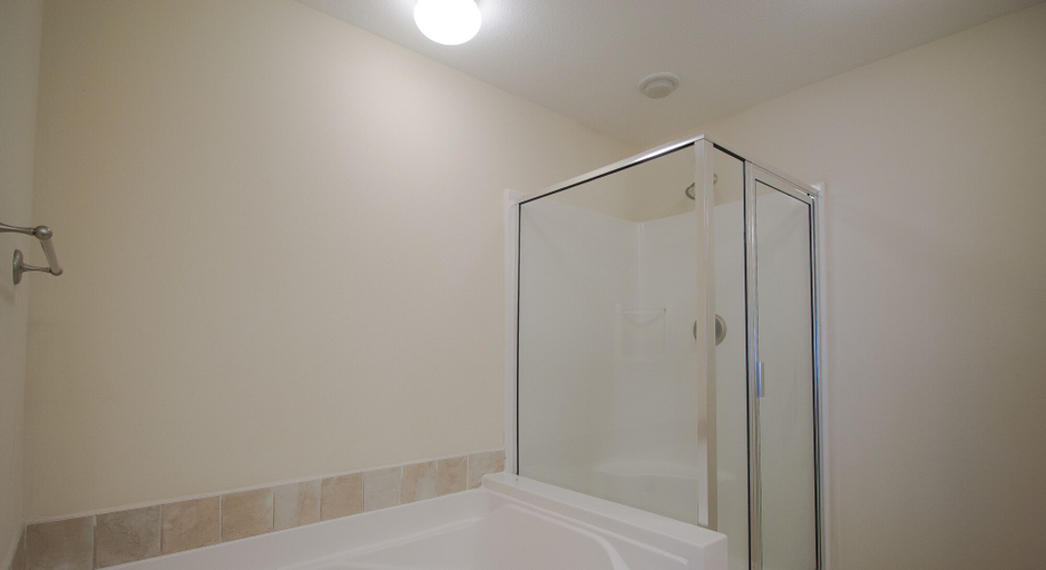 Bathroom 4, Legacy I 102, Harrison
