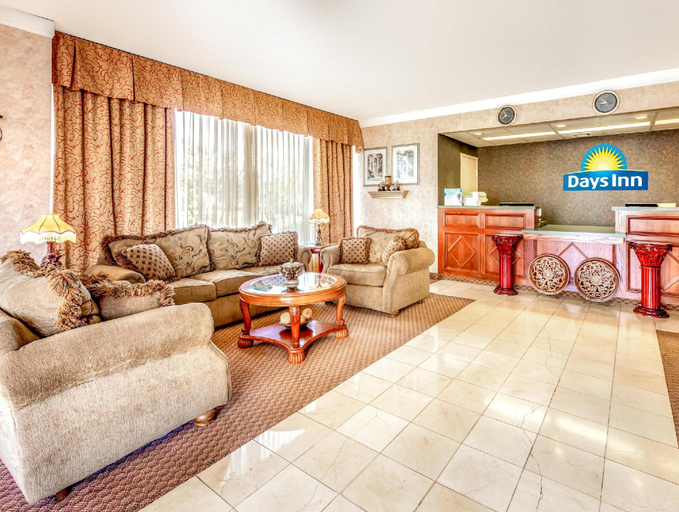 Public Area 2, Days Inn by Wyndham Hillsboro TX, Hill
