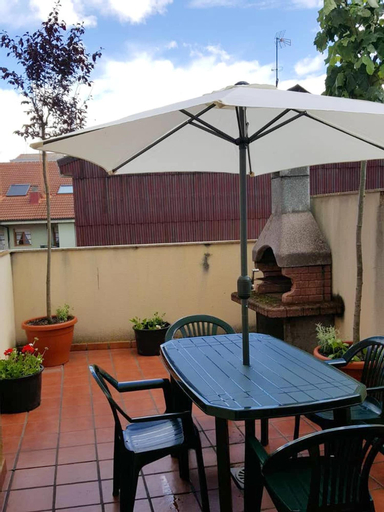 Apartment with 3 bedrooms in Astorga with furnished terrace and WiFi, León