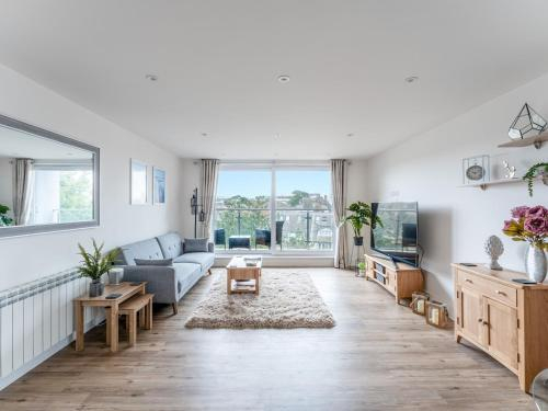 Pass the Keys Stunning 2 Bed in Bournemouth Central with Parking, Bournemouth