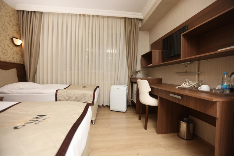 Others 4, Gun Otel, Merkez