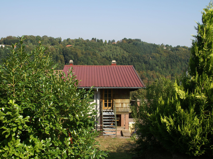 Serene Holiday Home in Harreberg with Terrace, Moselle