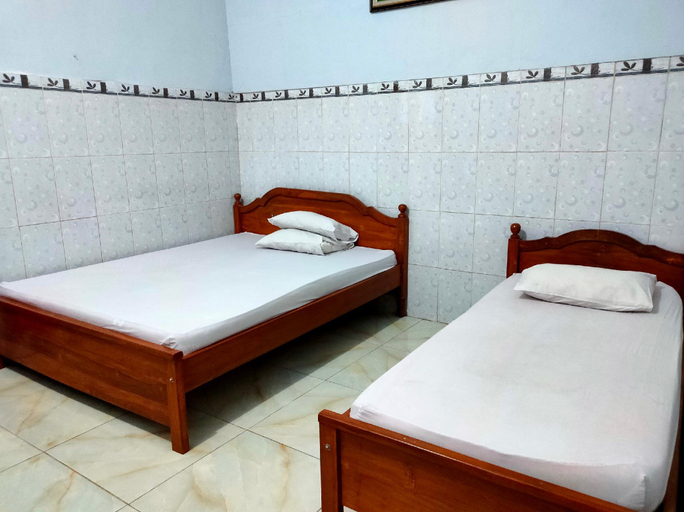 Bedroom 2, Hotel Keluarga Mekar Jaya Syariah Near UNS Solo, Karanganyar