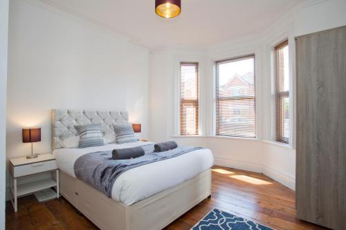 Alma Apt - 2 Bedrooms - Lovely Garden and Free Parking, Bournemouth