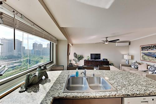 Luana Waikiki 1206 condo, Honolulu