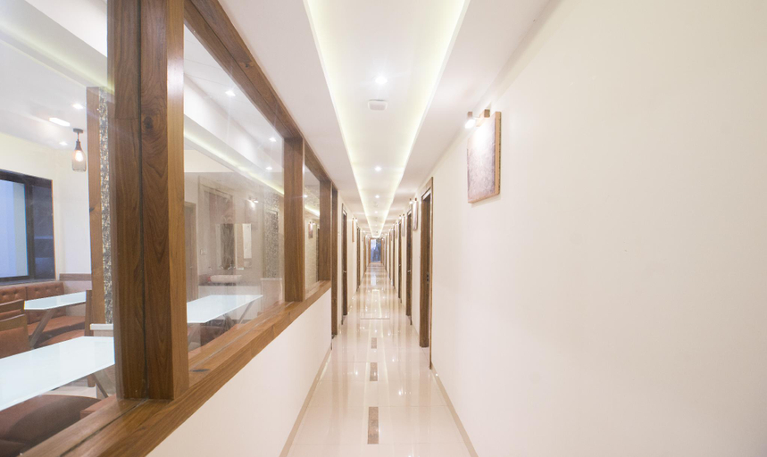 Public Area 3, Treebo Amber International, Mumbai Suburban