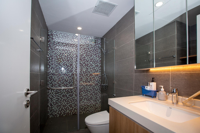 Bathroom 2, Republic Suites Saigon Airport, Ho Chi Minh City