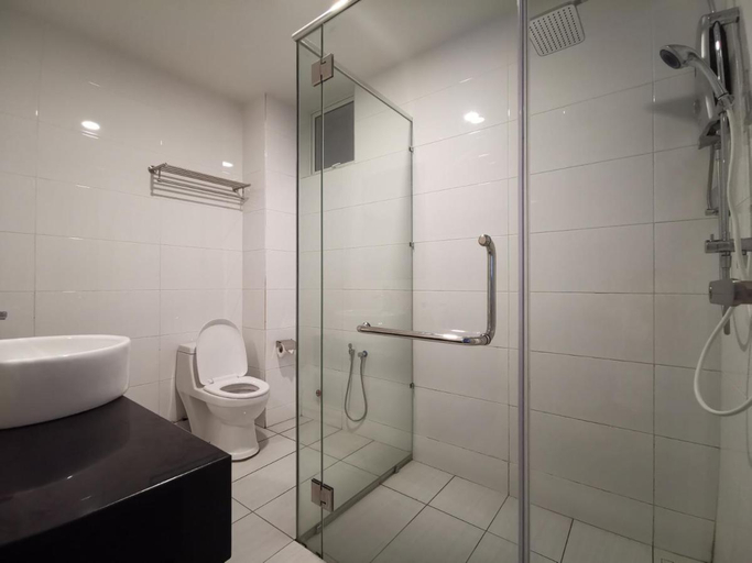 Bathroom 3, ExcluSuites Malacca, Malacca City