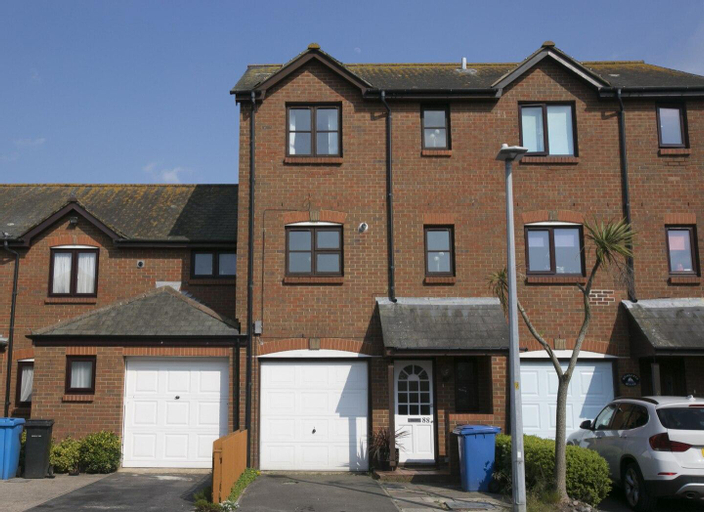 Town House with views overlooking Poole Harbour, Poole