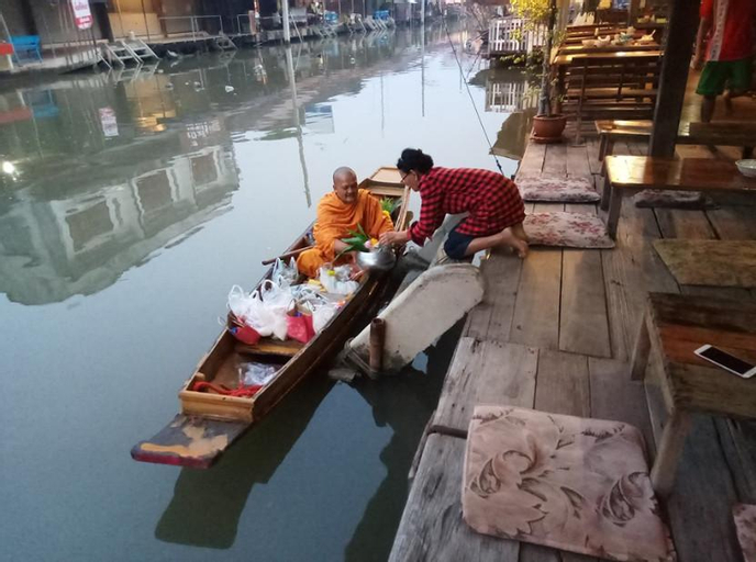 Ruen Khun Yai Chua Homestay 2, Amphawa