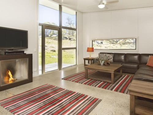 Ecocrackenback 13 'Sustainable, luxurious chalet close to the slopes.', Snowy River