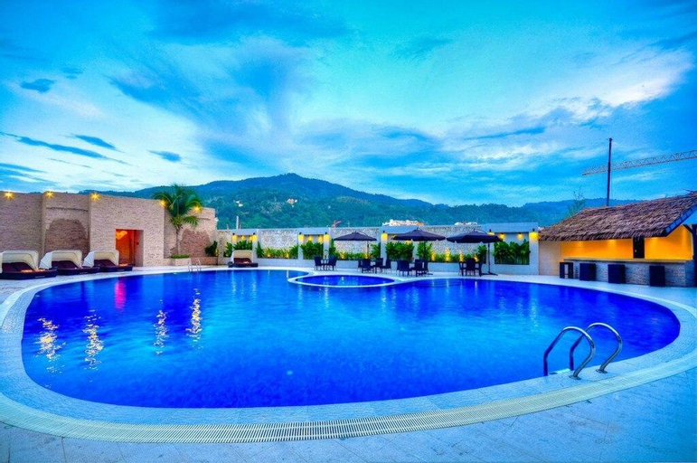 Apartment in heart of Patong 2 Pools,Walk to Beach, Phuket Island