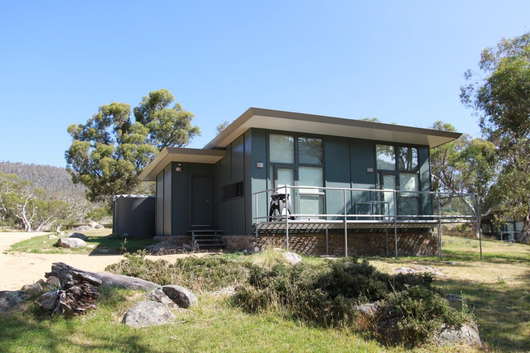 Ecocrackenback 15 'Sustainable, luxurious chalet close to the slopes.', Snowy River