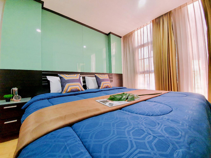 Twin Peaks Sukhumvit Near Terminal21 and Asoke, Wattana