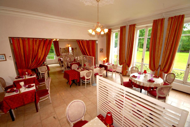 Public Area 2, Logis Hostellerie Le Chatel, Seine-et-Marne