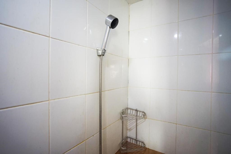 Bathroom 5, Vika Property GPC, Central Jakarta
