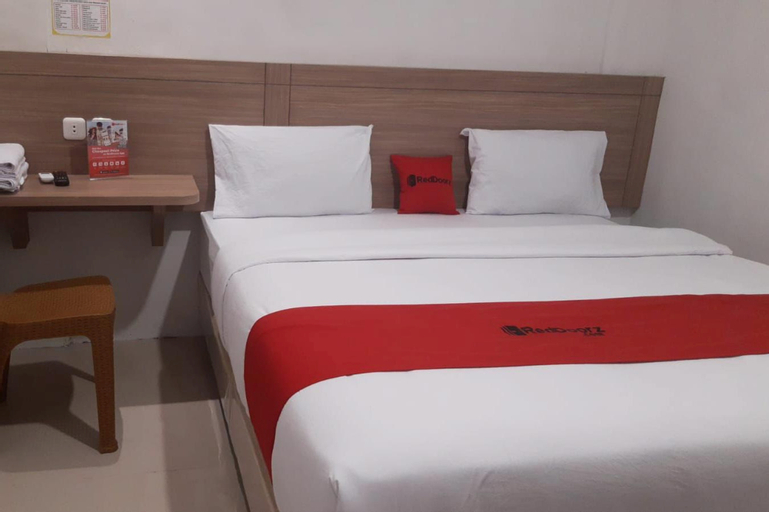 Bedroom 2, RedDoorz @ Jalan Wahidin Medan, Medan