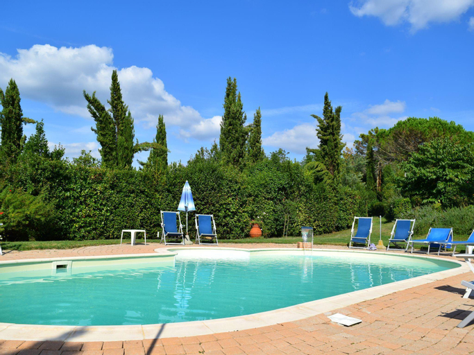 Farmhouse in Vinci with Swimming Pool, Terrace, Garden, BBQ, Florence