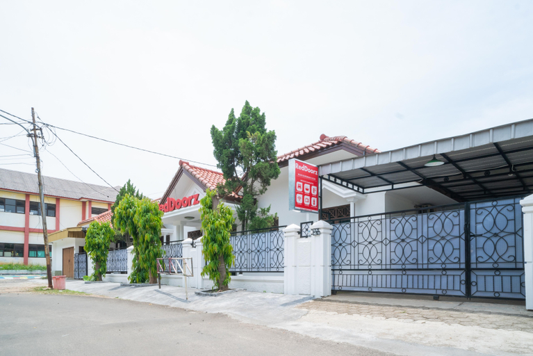 Exterior & Views 2, RedDoorz Near Bundaran Ciceri, Serang