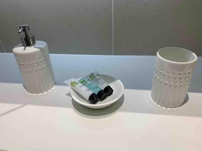 Bathroom 2, GRAND SERVICED APARTMENTS*****, London