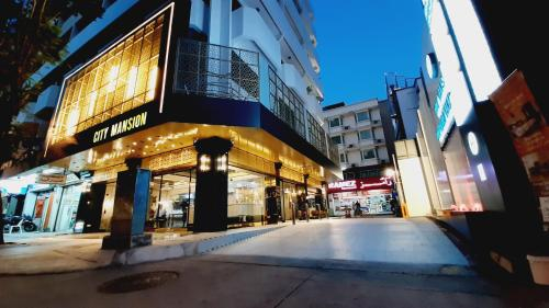 City Mansion, Wattana