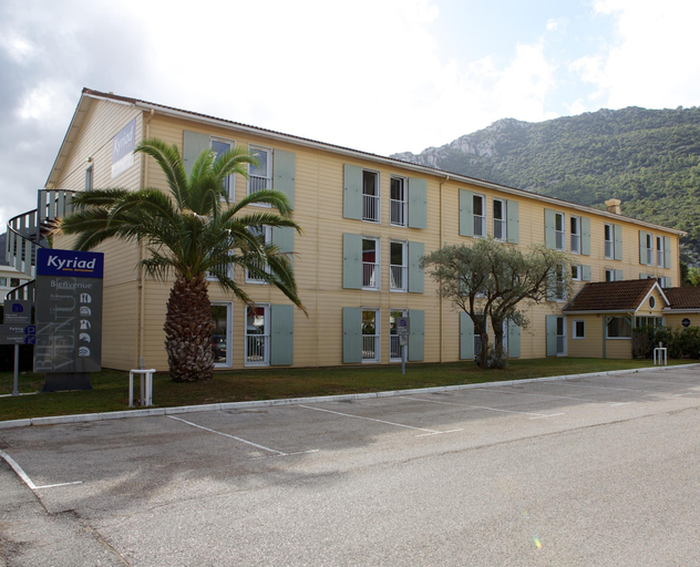 Exterior & Views 2, ibis Styles Aubagne Gemeno, Bouches-du-Rhône