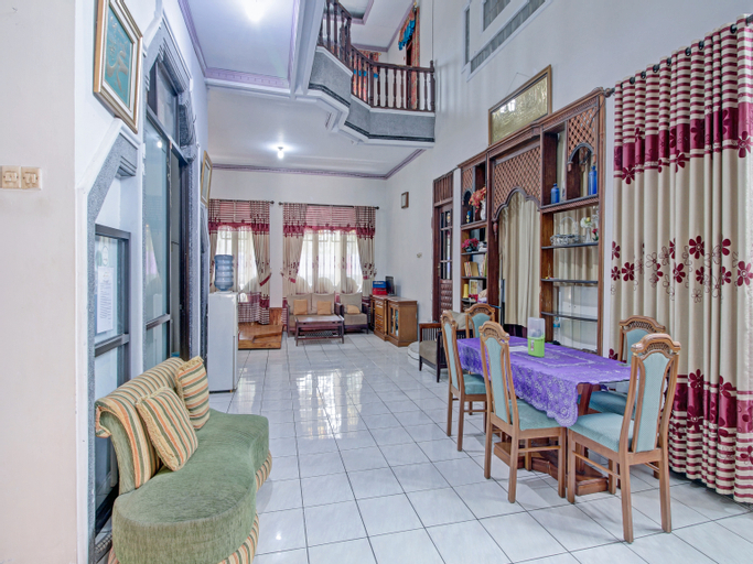 Food & Drinks, OYO 90543 An-nur Guest House Syariah, Kuningan