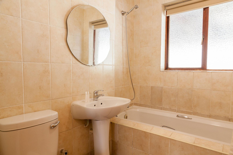 Bathroom 5, Montagu Springs Resort, Cape Winelands