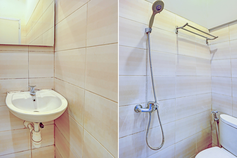 Bathroom 5, Feliz Hotel Surabaya, Surabaya