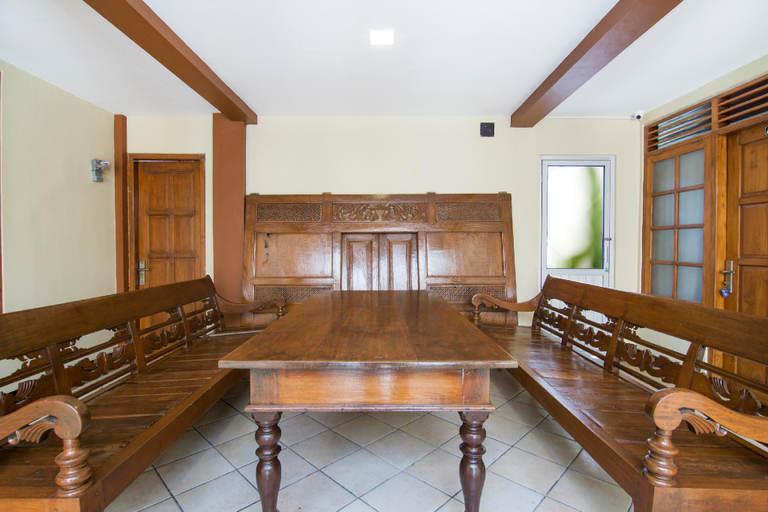 Public Area 2, SUPER OYO 890 Dewi Fortuna Guest House, Sleman