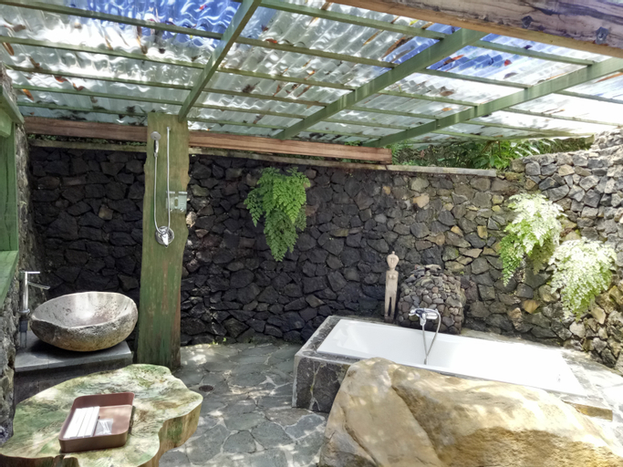 Bathroom 18