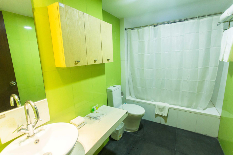Bathroom 5, Unique Regency Hotel, Dhaka