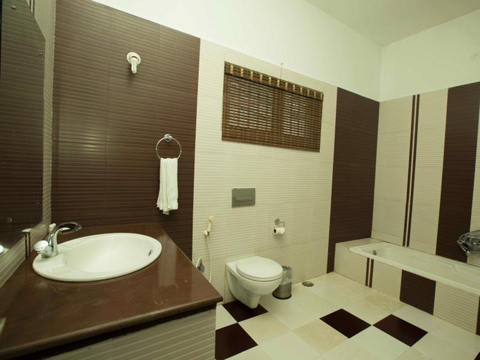 Bathroom 2, Mount 'n' Mist Hotel, The Nilgiris