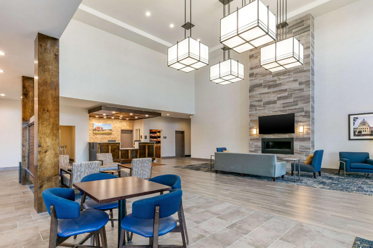 Public Area 2, Comfort Suites, Lee