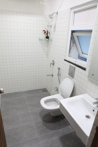 Bathroom 2, Hotel Swan Suites, Hyderabad