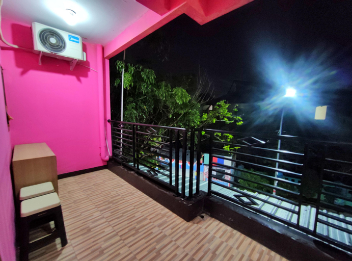 Exterior & Views 20