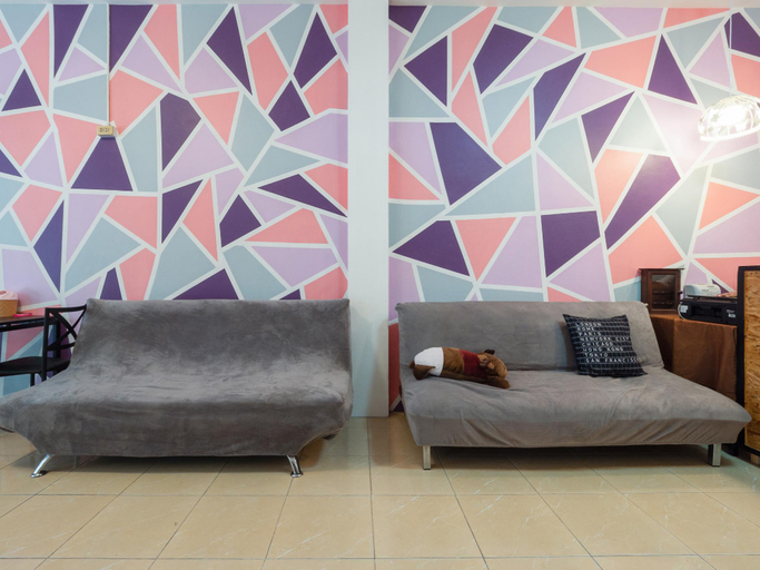 Public Area 2, OYO 826 Cozy Rooms, Pattaya
