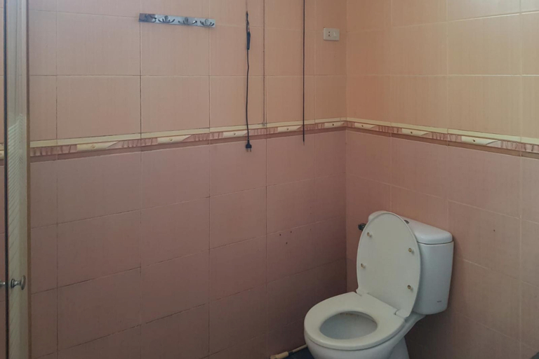 Bedroom 5, Homestay Lotus Bangka Mitra RedDoorz, Pangkalpinang