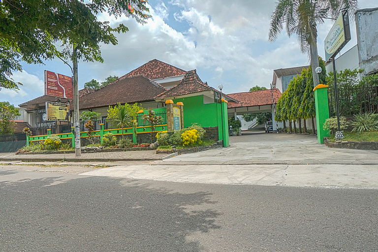 Exterior & Views 2, Palem Garden Hotel, Tulungagung