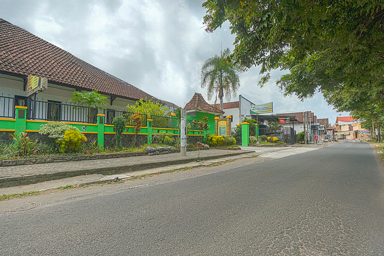 Exterior & Views 5, Palem Garden Hotel, Tulungagung