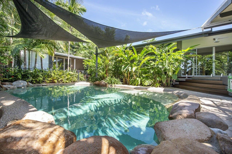 Sport & Beauty 3, Whispering Palms, Magnetic Island