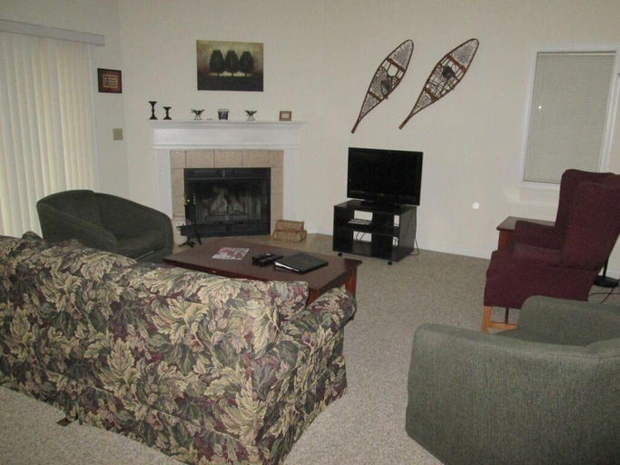 Public Area 2, Jiminy Peak Mountain Resort, Berkshire