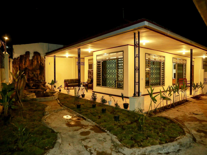 Double room with private bathroom, Banyuwangi