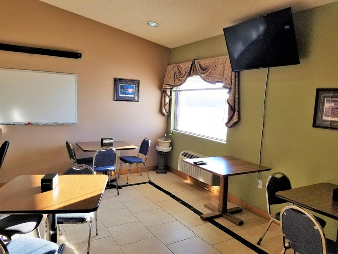 Public Area 2, Abby Inn, Marathon