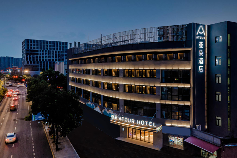 Exterior & Views