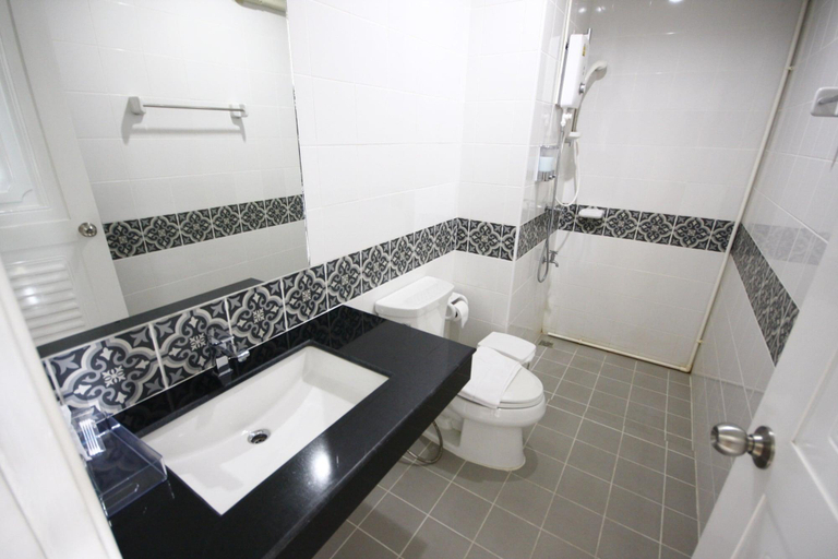 Bathroom 4, Sleepwell@naiyang, Phuket Island