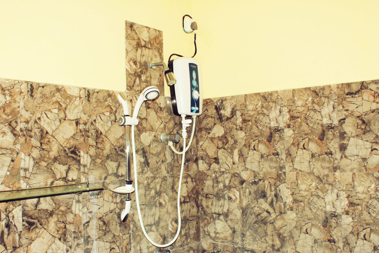 Bathroom 4, Sinhagiri Villa, Dambulla