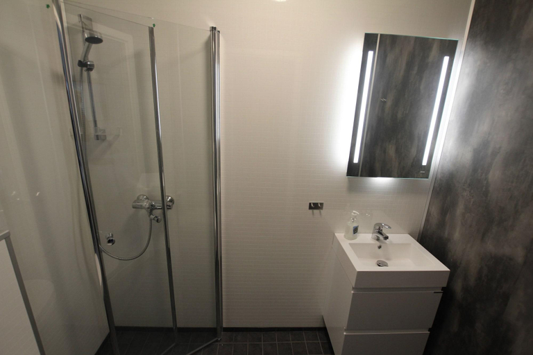 Bathroom 5, Myre Overnatting, Øksnes