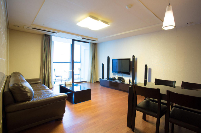 Pale de cz family room with half ocean view(119m2), Haeundae
